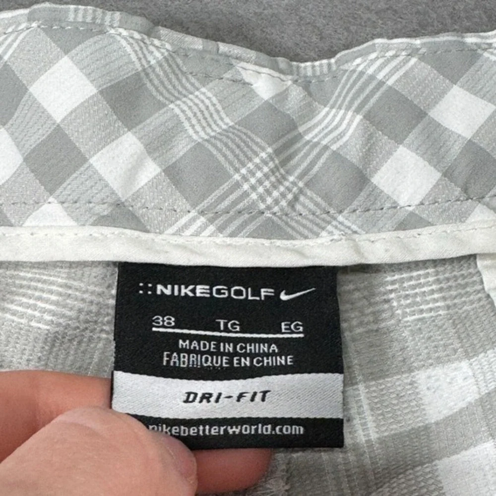 Nike Golf Mens Shorts Size 38 Gray White UV Chino Core Performance Gingham Plaid